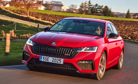 2021 Škoda Octavia RS Front Wallpapers 450x275 (4)