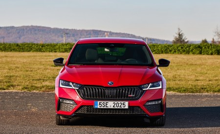 2021 Škoda Octavia RS Front Wallpapers 450x275 (11)