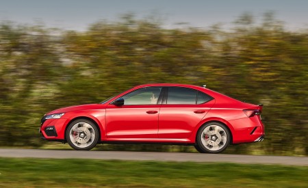 2021 Škoda Octavia RS Side Wallpapers  450x275 (7)