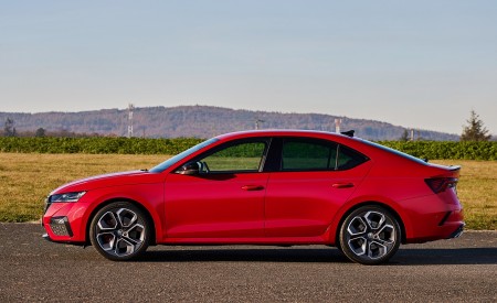2021 Škoda Octavia RS Side Wallpapers  450x275 (15)