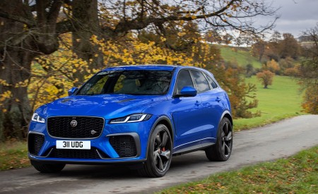 2021 Jaguar F-PACE SVR Front Three-Quarter Wallpapers 450x275 (103)
