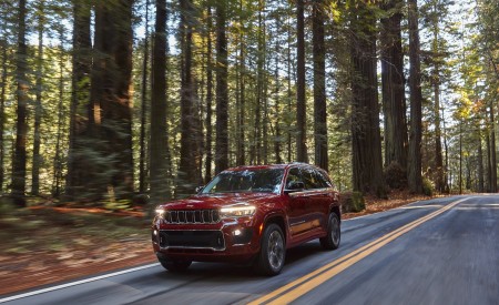 2021 Jeep Grand Cherokee L Overland Front Three-Quarter Wallpapers 450x275 (2)