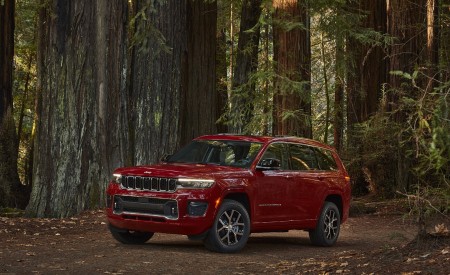2021 Jeep Grand Cherokee L Overland Front Three-Quarter Wallpapers 450x275 (10)