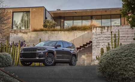 2021 Jeep Grand Cherokee L Summit Reserve Front Three-Quarter Wallpapers 450x275 (46)