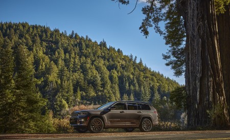 2021 Jeep Grand Cherokee L Summit Reserve Front Three-Quarter Wallpapers 450x275 (20)