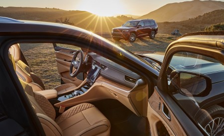 2021 Jeep Grand Cherokee L Summit Reserve Interior Wallpapers 450x275 (79)