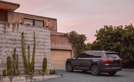 2021 Jeep Grand Cherokee L Summit Reserve Rear Three-Quarter Wallpapers 450x275 (53)