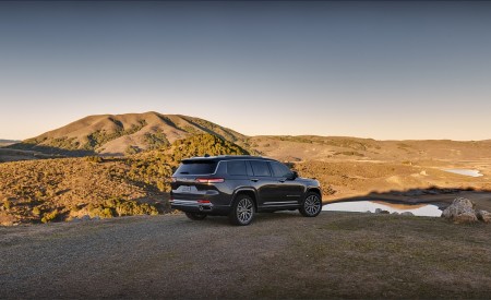 2021 Jeep Grand Cherokee L Summit Reserve Rear Three-Quarter Wallpapers 450x275 (41)