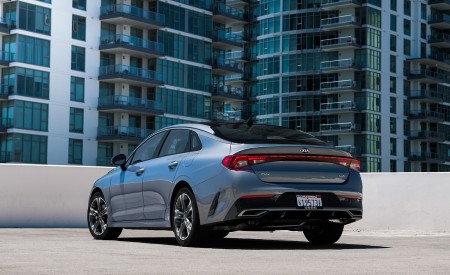2021 Kia K5 EX 1.6T FWD Rear Three-Quarter Wallpapers 450x275 (14)