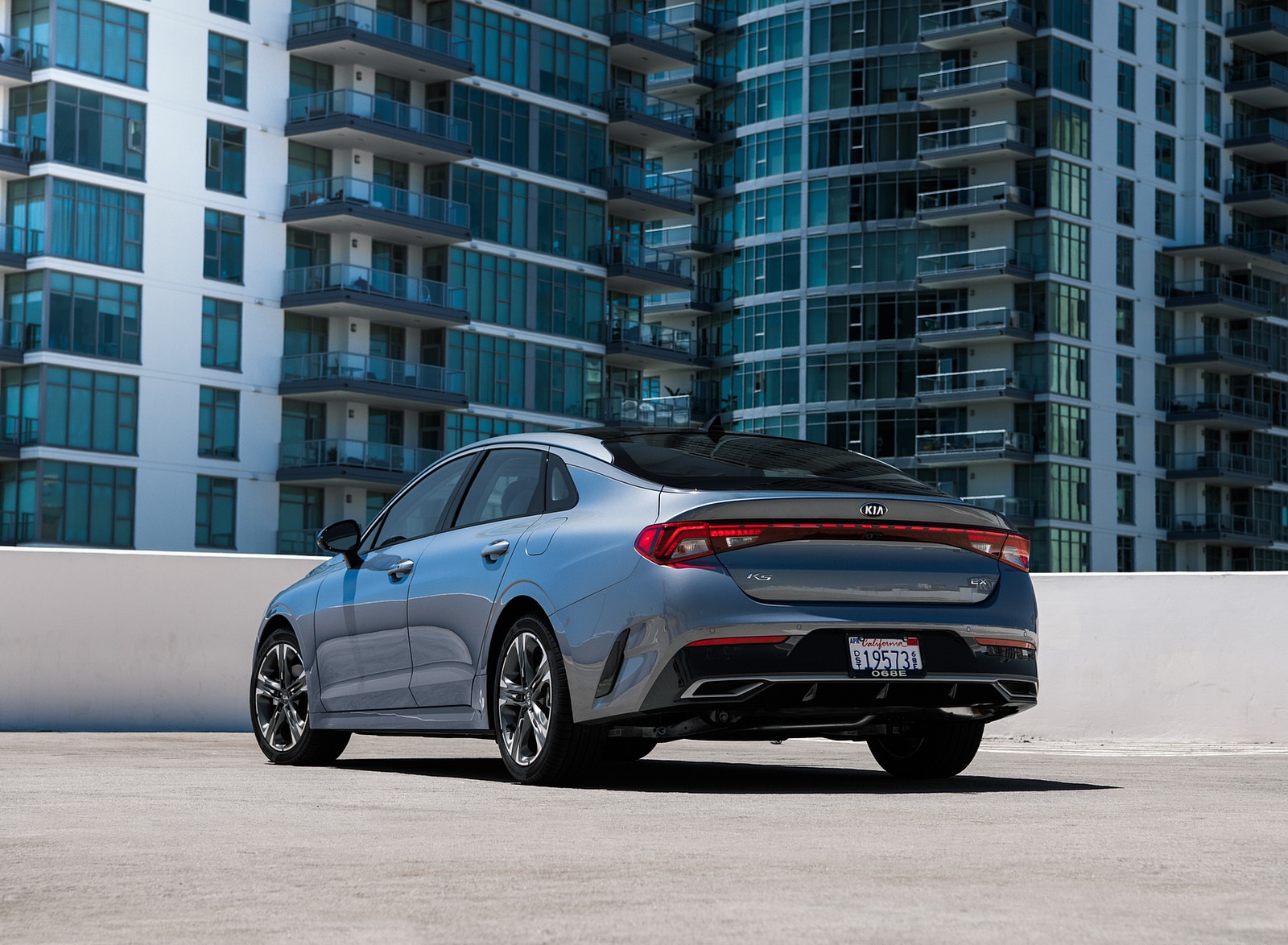 2021 Kia K5 EX 1.6T FWD Rear Three-Quarter Wallpapers (14)