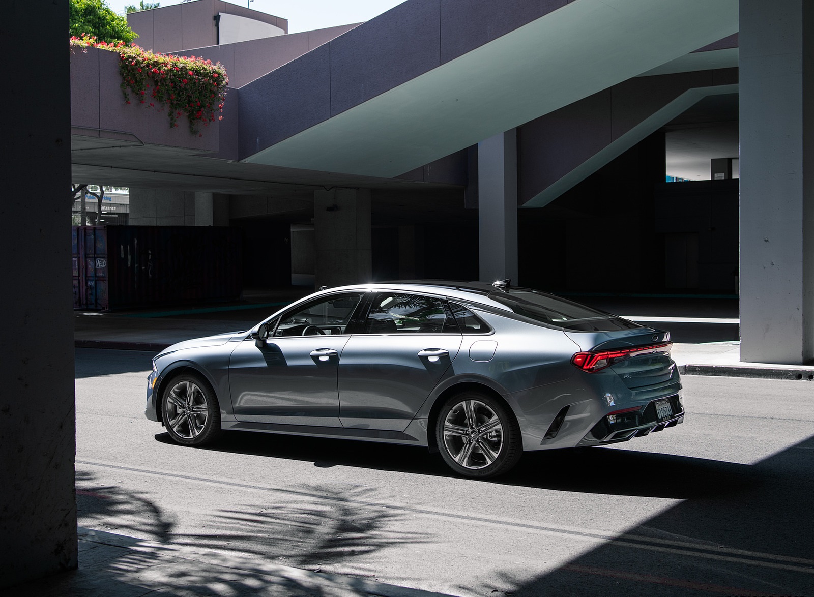 2021 Kia K5 EX 1.6T FWD Rear Three-Quarter Wallpapers (11)