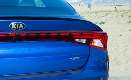 2021 Kia K5 GT (Color: Sapphire Blue) Tail Light Wallpapers 450x275 (39)