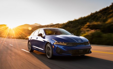 2021 Kia K5 GT-Line 1.6T FWD Front Three-Quarter Wallpapers 450x275 (3)