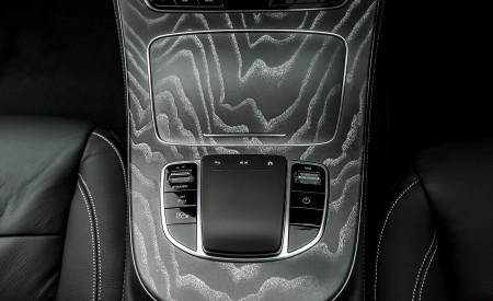 2021 Mercedes-Benz E 300 de Diesel Plug-In Hybrid (UK-Spec) Central Console Wallpapers 450x275 (155)