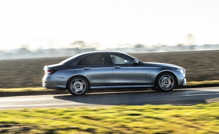2021 Mercedes-Benz E 300 de Diesel Plug-In Hybrid (UK-Spec) Side Wallpapers 450x275 (102)