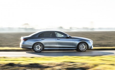 2021 Mercedes-Benz E 300 de Diesel Plug-In Hybrid (UK-Spec) Side Wallpapers 450x275 (104)