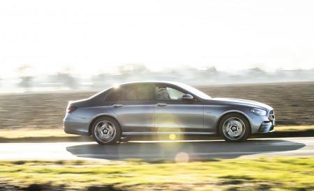2021 Mercedes-Benz E 300 de Diesel Plug-In Hybrid (UK-Spec) Side Wallpapers 450x275 (118)
