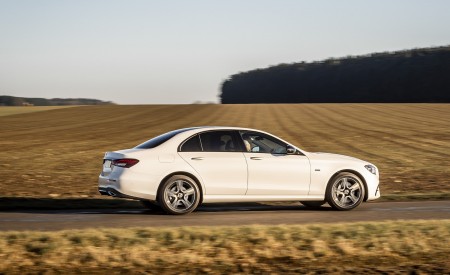 2021 Mercedes-Benz E 300 e Plug-In Hybrid (UK-Spec) Side Wallpapers  450x275 (17)