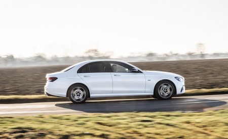 2021 Mercedes-Benz E 300 e Plug-In Hybrid (UK-Spec) Side Wallpapers 450x275 (23)