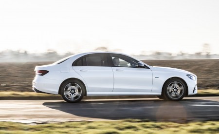 2021 Mercedes-Benz E 300 e Plug-In Hybrid (UK-Spec) Side Wallpapers 450x275 (24)