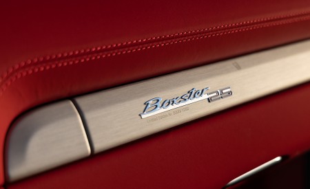 2021 Porsche 718 Boxster GTS 4.0 25 Years (Color: GT Silver) Interior Detail Wallpapers 450x275 (78)