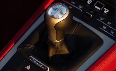 2021 Porsche 718 Boxster GTS 4.0 25 Years (Color: GT Silver) Interior Detail Wallpapers 450x275 (81)