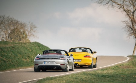 2021 Porsche 718 Boxster GTS 4.0 25 Years and 1996 Boxster Rear Wallpapers 450x275 (155)