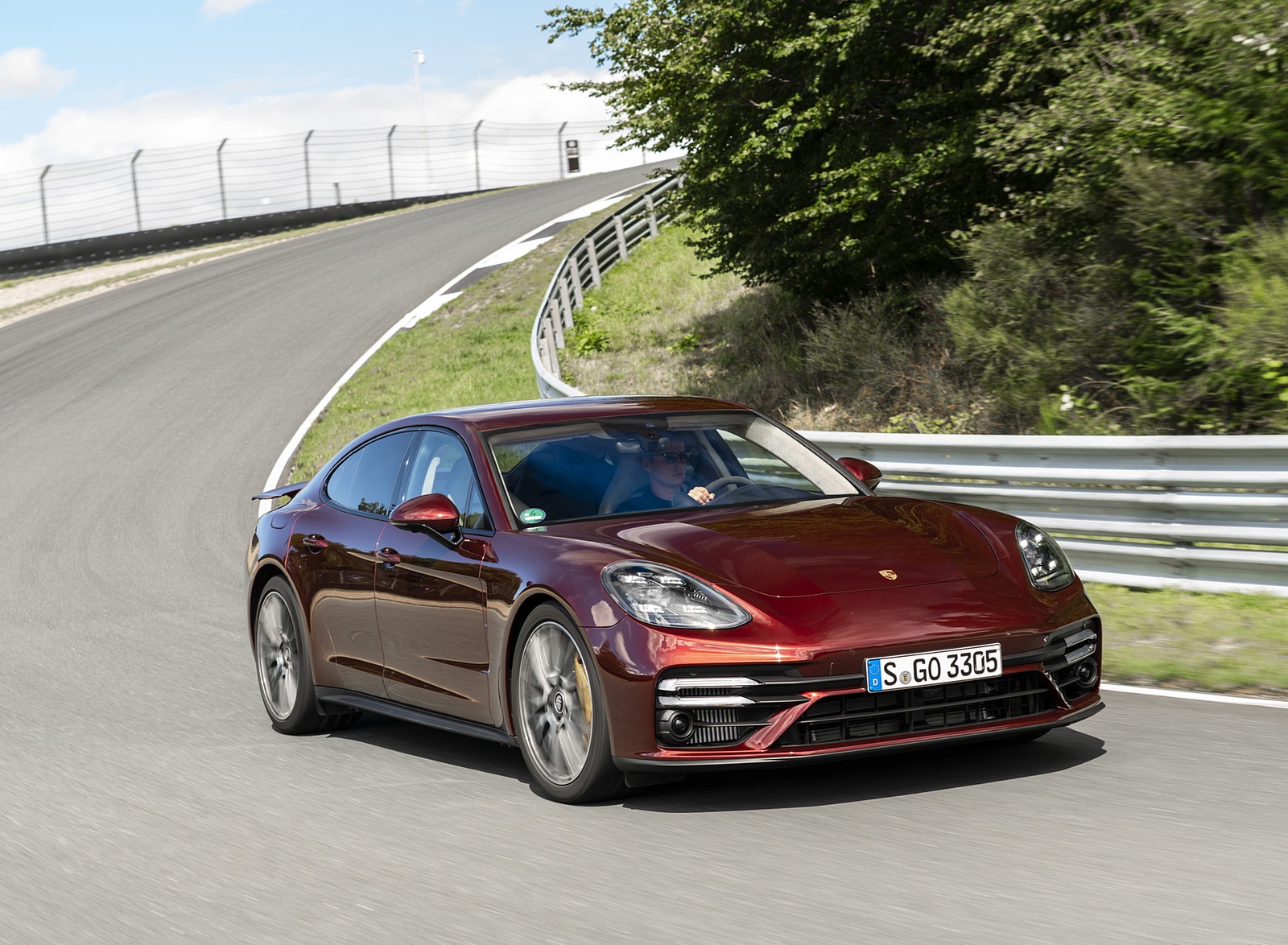 2021 Porsche Panamera Turbo S (Color: Cherry Metallic) Front Three-Quarter Wallpapers (14)
