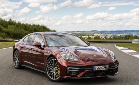 2021 Porsche Panamera Turbo S (Color: Cherry Metallic) Front Three-Quarter Wallpapers 450x275 (26)