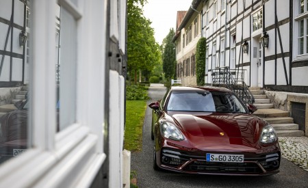 2021 Porsche Panamera Turbo S (Color: Cherry Metallic) Front Wallpapers 450x275 (38)