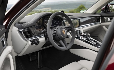 2021 Porsche Panamera Turbo S (Color: Cherry Metallic) Interior Wallpapers 450x275 (46)