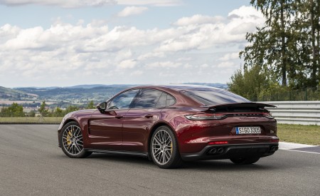 2021 Porsche Panamera Turbo S (Color: Cherry Metallic) Rear Three-Quarter Wallpapers 450x275 (27)