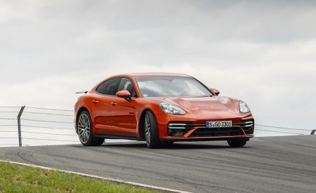 2021 Porsche Panamera Turbo S (Color: Papaya Metallic) Front Three-Quarter Wallpapers 450x275 (54)