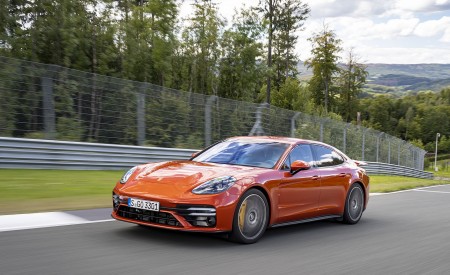 2021 Porsche Panamera Turbo S (Color: Papaya Metallic) Front Three-Quarter Wallpapers 450x275 (63)