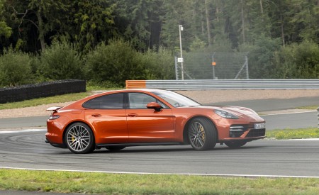 2021 Porsche Panamera Turbo S (Color: Papaya Metallic) Front Three-Quarter Wallpapers 450x275 (56)
