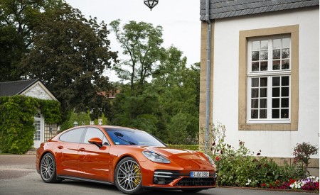 2021 Porsche Panamera Turbo S (Color: Papaya Metallic) Front Three-Quarter Wallpapers 450x275 (80)