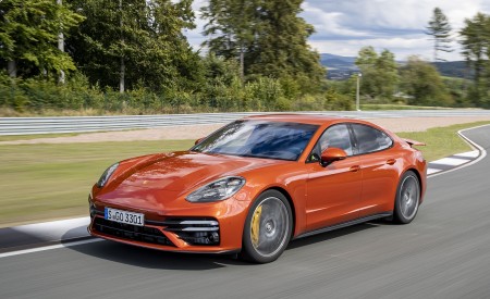 2021 Porsche Panamera Turbo S (Color: Papaya Metallic) Front Three-Quarter Wallpapers 450x275 (68)
