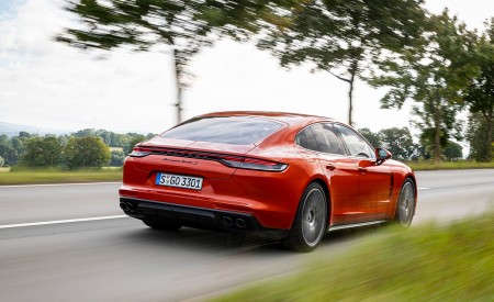 2021 Porsche Panamera Turbo S (Color: Papaya Metallic) Rear Three-Quarter Wallpapers  450x275 (66)