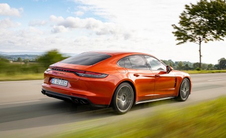 2021 Porsche Panamera Turbo S (Color: Papaya Metallic) Rear Three-Quarter Wallpapers  450x275 (67)