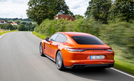 2021 Porsche Panamera Turbo S (Color: Papaya Metallic) Rear Three-Quarter Wallpapers  450x275 (59)