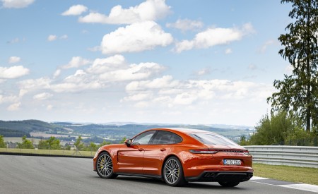 2021 Porsche Panamera Turbo S (Color: Papaya Metallic) Rear Three-Quarter Wallpapers 450x275 (76)