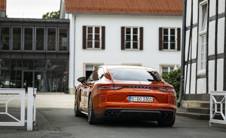 2021 Porsche Panamera Turbo S (Color: Papaya Metallic) Rear Wallpapers 450x275 (84)