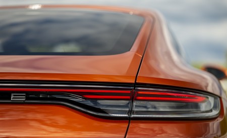2021 Porsche Panamera Turbo S (Color: Papaya Metallic) Tail Light Wallpapers 450x275 (87)