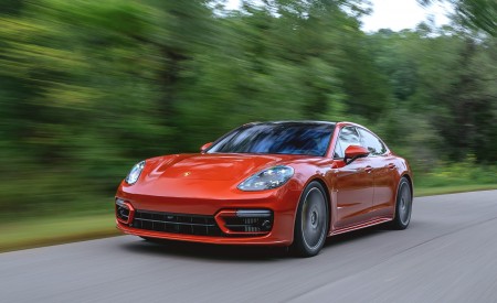 2021 Porsche Panamera Turbo S (US-Spec; Color: Papaya Metallic) Front Three-Quarter Wallpapers 450x275 (105)