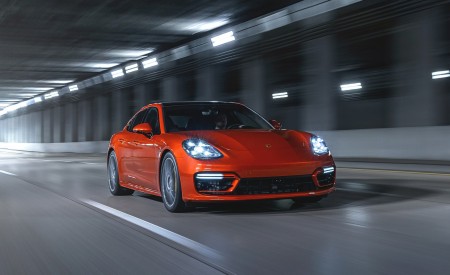 2021 Porsche Panamera Turbo S (US-Spec; Color: Papaya Metallic) Front Wallpapers 450x275 (103)