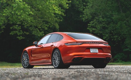2021 Porsche Panamera Turbo S (US-Spec; Color: Papaya Metallic) Rear Three-Quarter Wallpapers 450x275 (114)