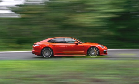 2021 Porsche Panamera Turbo S (US-Spec; Color: Papaya Metallic) Side Wallpapers  450x275 (111)