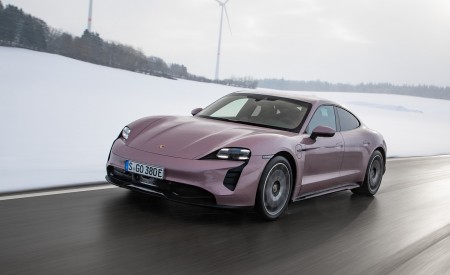 2021 Porsche Taycan (Color: Frozen Berry Metallic) Front Three-Quarter Wallpapers 450x275 (166)