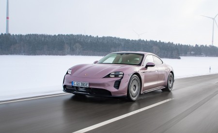 2021 Porsche Taycan (Color: Frozen Berry Metallic) Front Three-Quarter Wallpapers  450x275 (164)