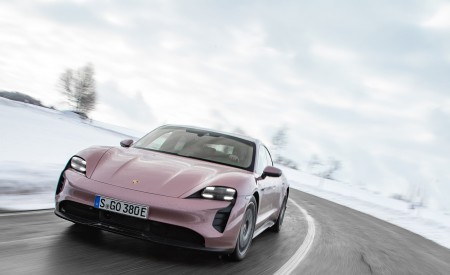 2021 Porsche Taycan (Color: Frozen Berry Metallic) Front Wallpapers 450x275 (156)